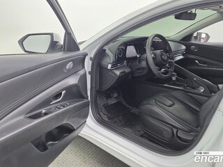 2024 Hyundai Avante VII Рестайлинг, белый, 1690000 рублей, вид 5