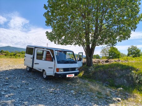 1993 Mercedes-Benz MB 100, белый, 450000 рублей, вид 3