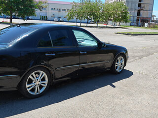 2002 Mercedes-Benz E-Класс 320 III (W211, S211), чёрный, 590000 рублей, вид 2