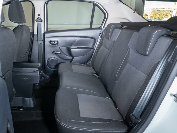 2022 Renault Logan Stepway II Рестайлинг, белый, 1370000 рублей - вид 8