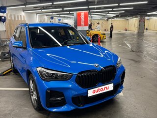 2020 BMW X1 20i xDrive II (F48) Рестайлинг, синий, 4300000 рублей, вид 2