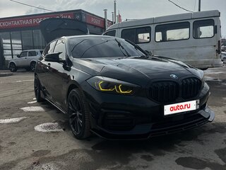 2019 BMW 1 серии 118i III (F40), чёрный, 2200000 рублей, вид 2