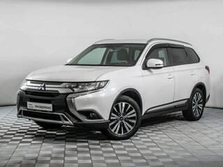 2020 Mitsubishi Outlander III Рестайлинг 3, белый, 1889000 рублей, вид 1