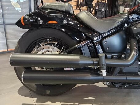 2021 Harley-Davidson Street Bob, чёрный, 1830000 рублей, вид 3
