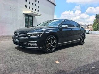 2023 Volkswagen Magotan B8 Рестайлинг, чёрный, 1810000 рублей, вид 1