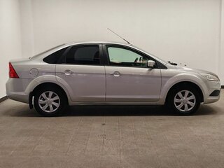 2010 Ford Focus II Рестайлинг, серебристый, 665000 рублей, вид 5