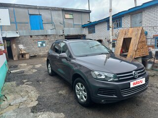 2010 Volkswagen Touareg II, серый, 1450000 рублей, вид 3