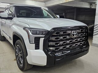 2022 Toyota Tundra CrewMax III, белый, 6750000 рублей, вид 4