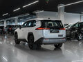 2026 Toyota RAV4 VI (XA60), белый - вид 3