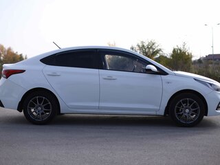 2018 Hyundai Solaris II, белый, 1113983 рублей, вид 4