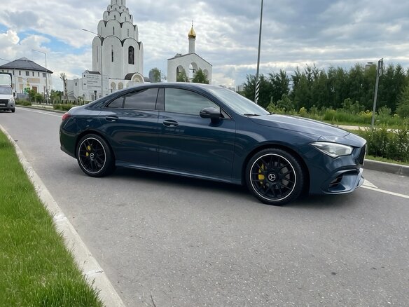 2021 Mercedes-Benz CLA 200 II (C118, X118), синий, 3550000 рублей - вид 3