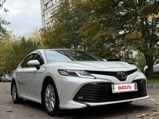 2020 Toyota Camry VIII (XV70), белый, 2178000 рублей, вид 3