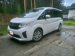 2015 Honda Stepwgn V, белый, 1550000 рублей, вид 1