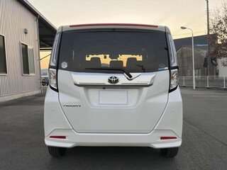 2023 Toyota Roomy I Рестайлинг, белый, 834000 рублей, вид 4