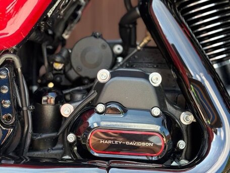 2025 Harley-Davidson CVO Road Glide ST, красный, 5400000 рублей, вид 2