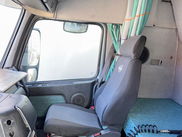2000 Volvo FH, серебристый, 3000000 рублей - вид 12