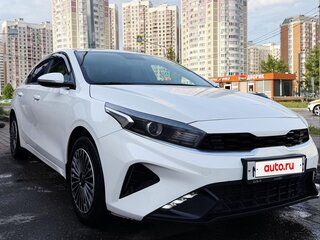 2022 Kia Cerato IV Рестайлинг, белый, 2100000 рублей, вид 3