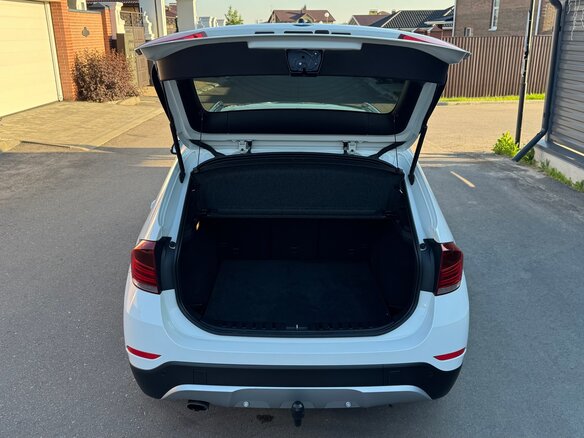 2013 BMW X1 18d I (E84) Рестайлинг, белый, 1650000 рублей - вид 16