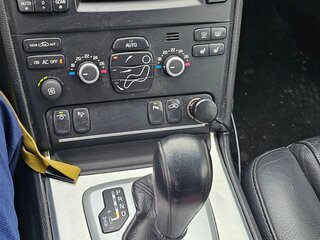 2013 Volvo XC90 I Рестайлинг, золотистый, 2500000 рублей, вид 3