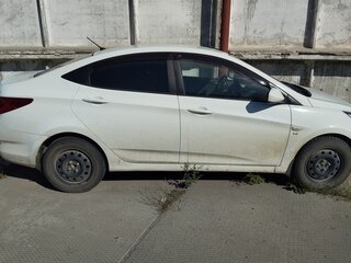 2013 Hyundai Solaris I, белый, 623000 рублей, вид 3