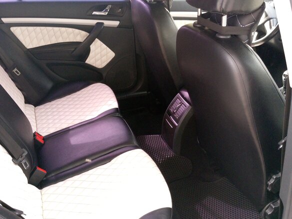 2011 Skoda Octavia II (A5) Рестайлинг, белый, 850000 рублей - вид 5