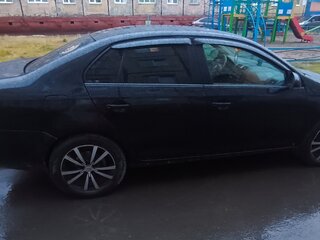 2009 Volkswagen Jetta V, чёрный, 350000 рублей, вид 3