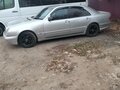 1997 Mercedes-Benz E-Класс 200 II (W210, S210), белый - вид 3