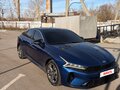 2020 Kia K5 III, синий, 2250000 рублей - вид 1