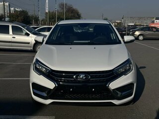 2026 Lada (ВАЗ) Vesta I Рестайлинг (NG), белый, 1735000 рублей, вид 2