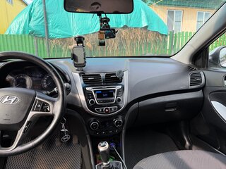 2016 Hyundai Solaris I Рестайлинг, серебристый, 760000 рублей, вид 5