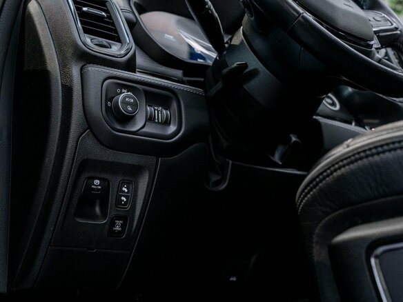 2023 Ram 1500 Crew Cab eTorque V, чёрный, 9500000 рублей - вид 23