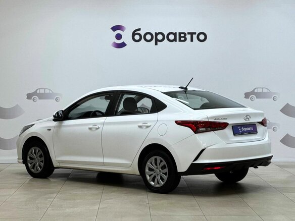 2021 Hyundai Solaris II Рестайлинг, белый, 1560000 рублей - вид 5