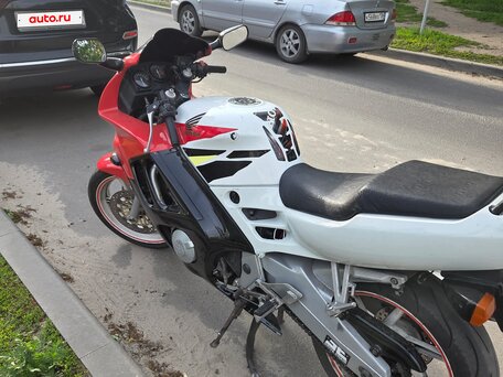 1996 Honda CBR 600F, белый, 300000 рублей, вид 3