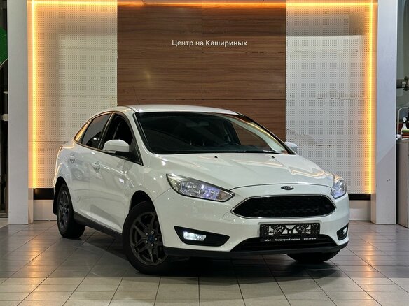 2015 Ford Focus III Рестайлинг, белый, 959900 рублей - вид 2