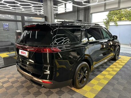 2022 Kia Carnival IV, чёрный, 3650000 рублей, вид 2