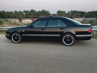 1997 Mercedes-Benz E-Класс 290 II (W210, S210), чёрный, 1000000 рублей, вид 4