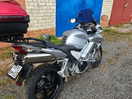 2006 Honda VFR 800, серебристый, 540000 рублей, вид 1