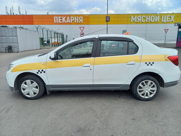 2020 Renault Logan II Рестайлинг, белый, 365000 рублей - вид 1