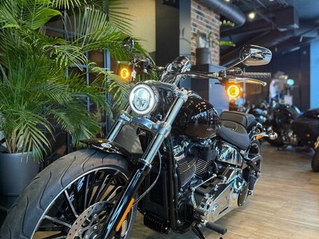 2025 Harley-Davidson Breakout, чёрный, 3750000 рублей, вид 2