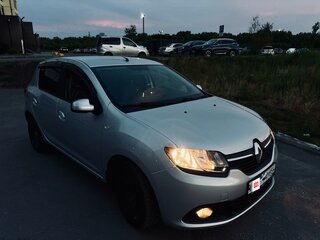 2017 Renault Sandero II, серебристый, 1150000 рублей, вид 3