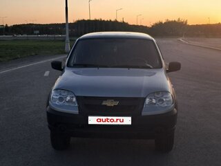 2016 Chevrolet Niva I Рестайлинг, серебристый, 530000 рублей, вид 4