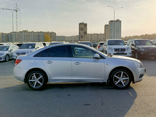 2011 Chevrolet Cruze I, серебристый, 565000 рублей, вид 4