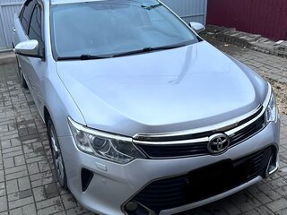 2017 Toyota Camry VII (XV50) Рестайлинг 2, серебристый, 1995000 рублей, вид 1