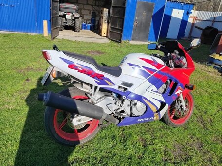 1995 Honda CBR 600F, красный, 325000 рублей, вид 3