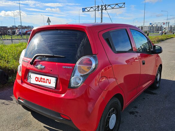 2011 Chevrolet Spark III, красный, 420000 рублей - вид 2
