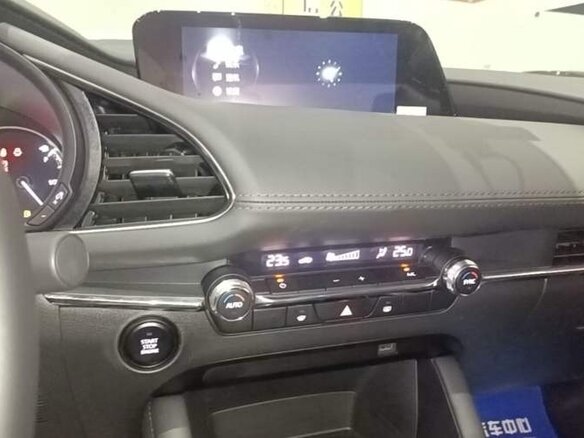 2019 Mazda 3 Axela III (BM) Рестайлинг, белый, 1850000 рублей - вид 18