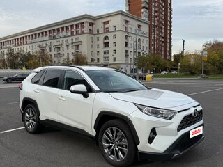 2021 Toyota RAV4 V (XA50), белый, 3450000 рублей, вид 3
