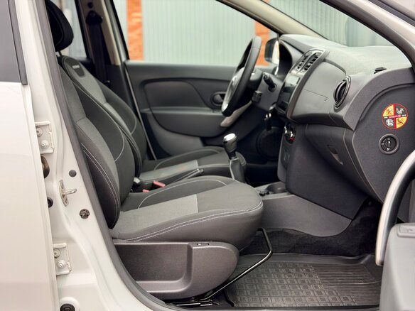 2021 Renault Sandero Stepway II Рестайлинг, белый - вид 15