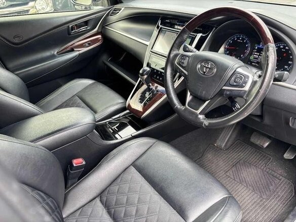 2017 Toyota Harrier III (XU60), белый, 2100000 рублей - вид 13
