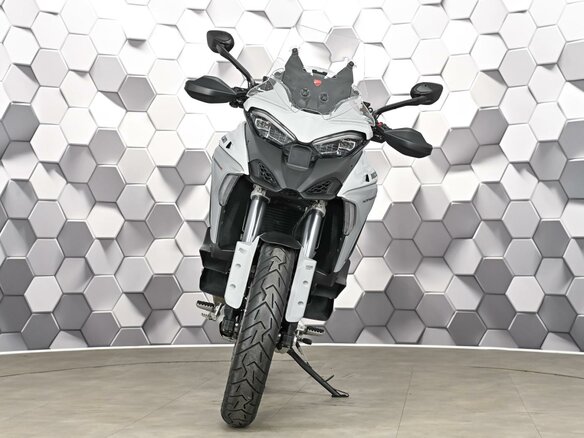 2023 Ducati Multistrada V4, белый, 1899000 рублей - вид 4